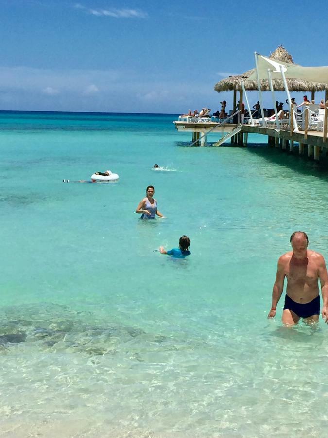2Br Beach Apt @Cadaquescaribe Bayahibe Lejlighed Eksteriør billede